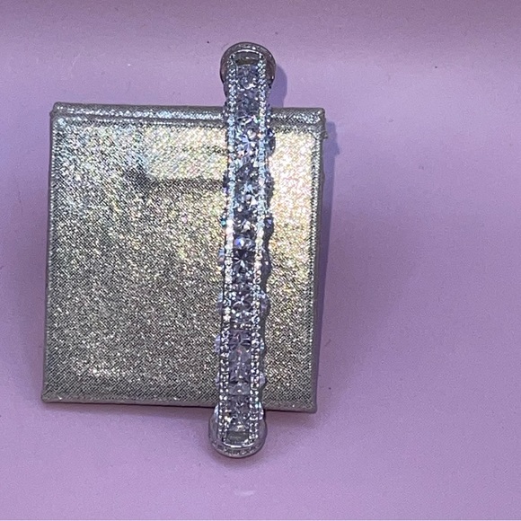 NWT🆕 Cate d’Argent 925 Sterling Silver Floating
CZ Channel Adjustable Bracelet - Picture 4 of 11